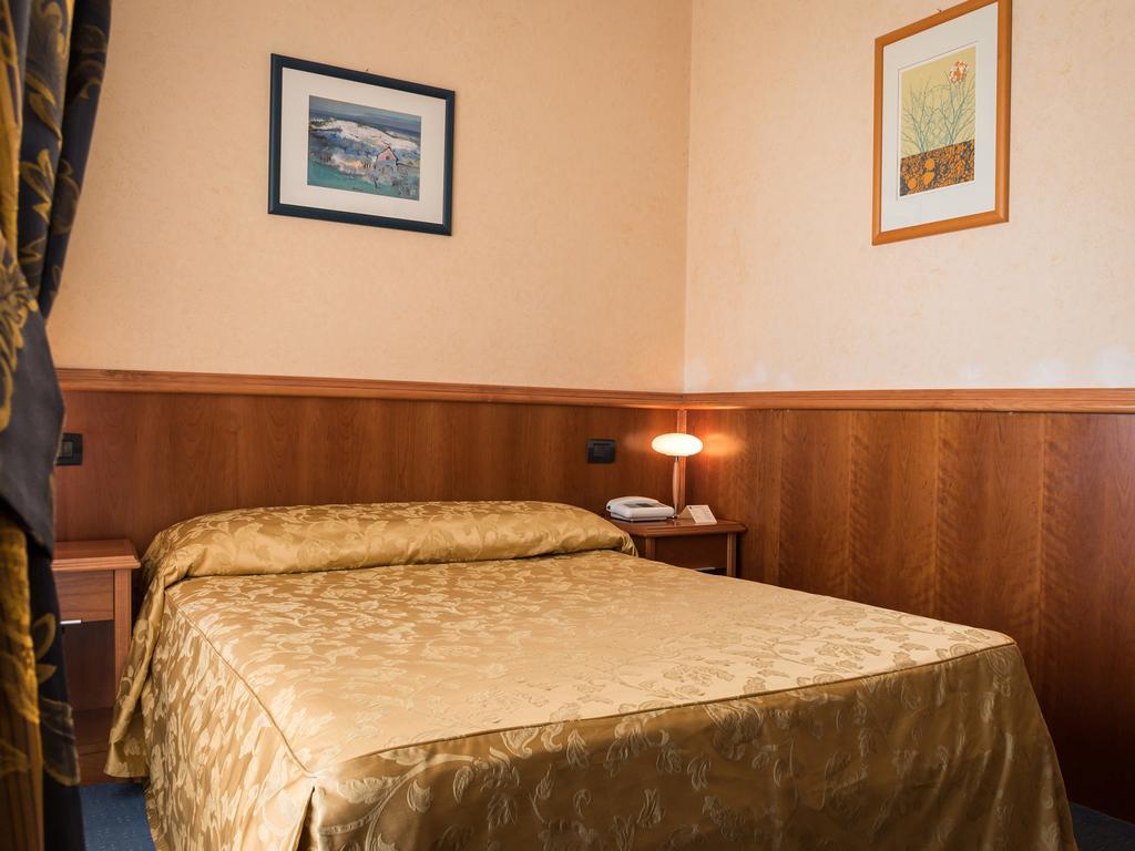 Bluebay Colle Della Trinita Perugia Otel Corciano Oda fotoğraf
